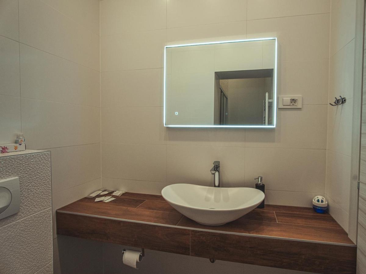 Apartmani Infinity Osijek Extérieur photo