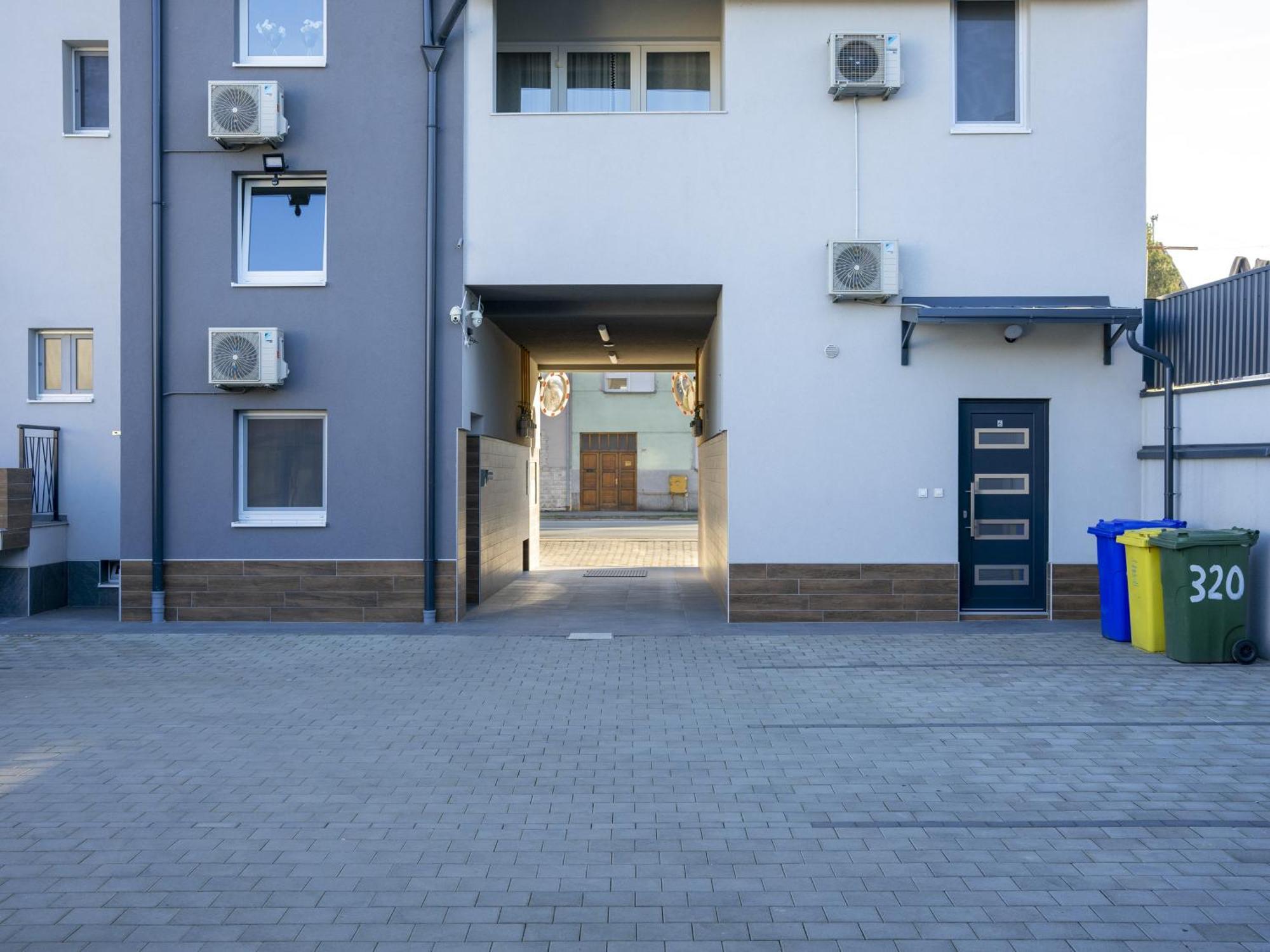 Apartmani Infinity Osijek Extérieur photo